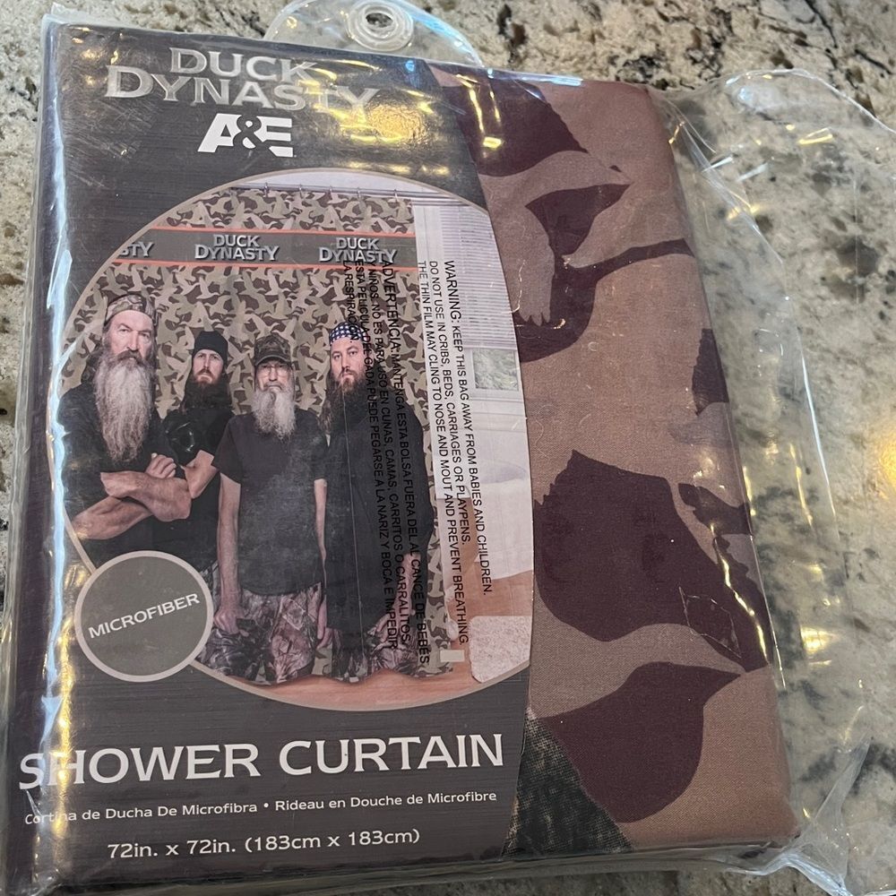Duck Dynasty shower curtain or photo backdrop! new